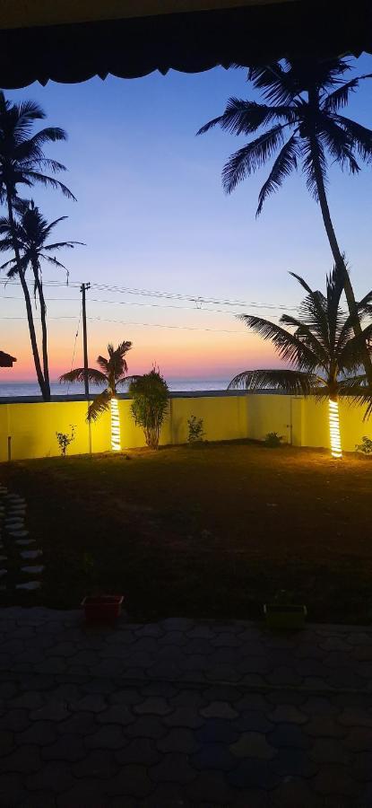 Poovar Sea View Rooms And Boating Family & Couple Only Kültér fotó