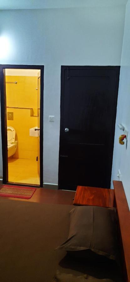 Poovar Sea View Rooms And Boating Family & Couple Only Kültér fotó