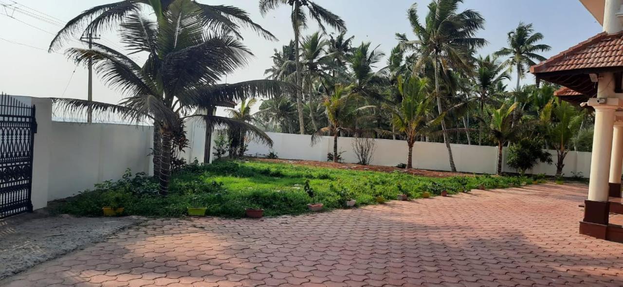 Poovar Sea View Rooms And Boating Family & Couple Only Kültér fotó